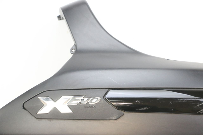photo de RECHTER HINTERER KOTFLÜGEL PIAGGIO XEVO - X EVO 125 (2007 - 2016) - Charakteristische Merkmale