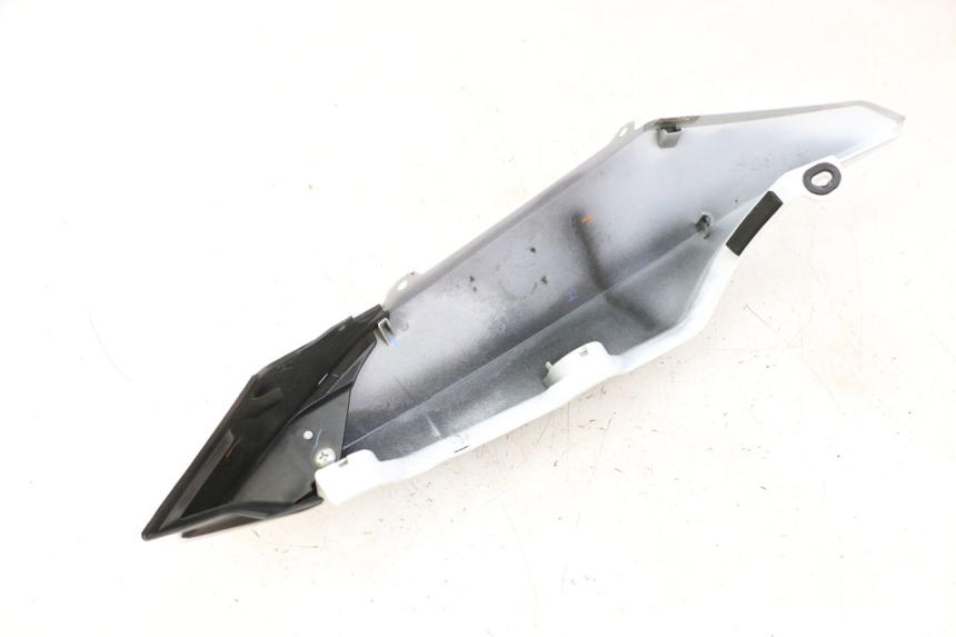 photo de VERKLEIDUNG HINTEN RECHTS YAMAHA XJ6 ABS 600 (2008 - 2016)