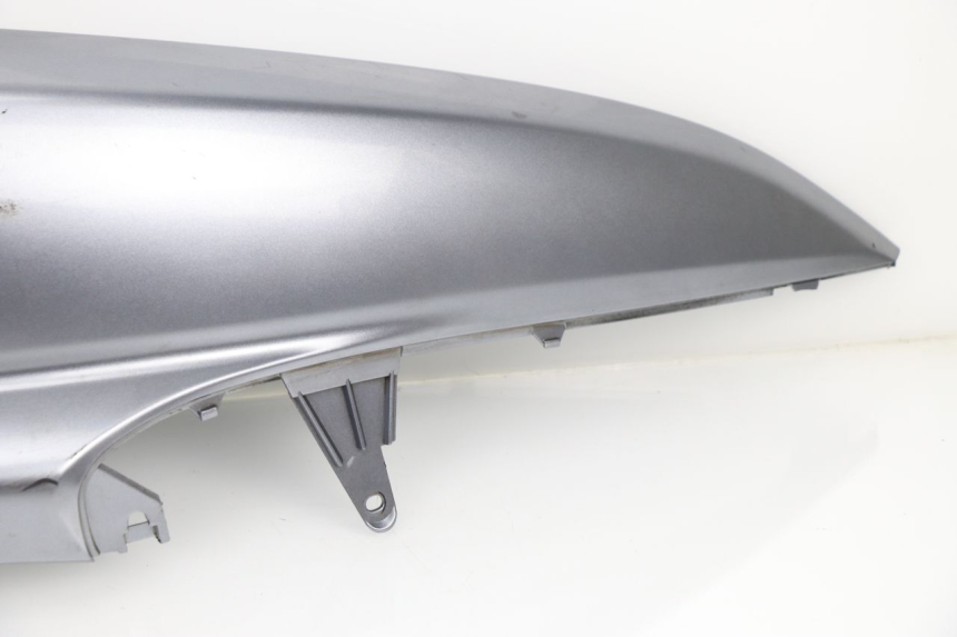 photo de VERKLEIDUNG HINTEN RECHTS YAMAHA YP MAJESTY 400 (2004 - 2008)