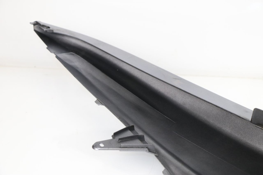 photo de VERKLEIDUNG HINTEN RECHTS YAMAHA YP MAJESTY 400 (2004 - 2008)