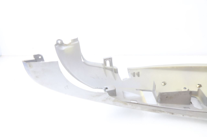 photo de VERKLEIDUNG HINTEN LINKS PIAGGIO BEVERLY 125 (1998 - 2005)