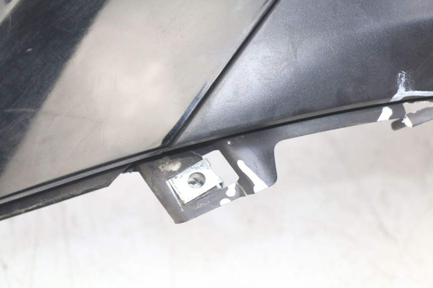 photo de HINTERE LINKE SEITENVERKLEIDUNG PIAGGIO BEVERLY 125 (2010 - 2015)