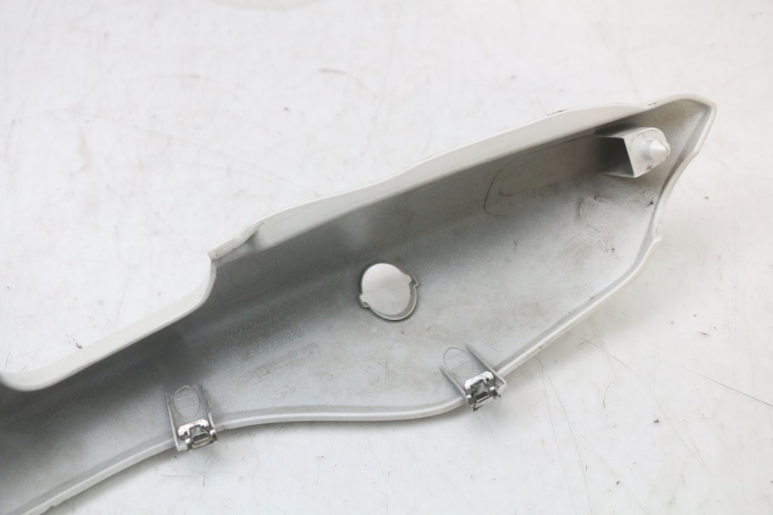 photo de VERKLEIDUNG HINTEN LINKS MOTO GUZZI NORGE 8V GT 1200 (2011 - 2016)