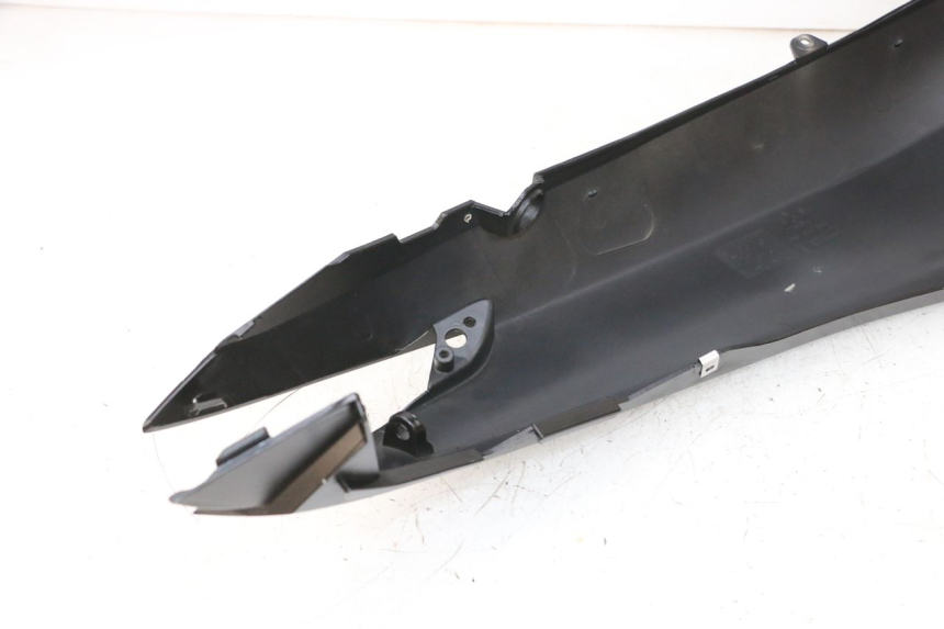 photo de VERKLEIDUNG HINTEN LINKS PIAGGIO MP3 HPE 300 (2019 - 2026) - Detailansicht des Bauteils