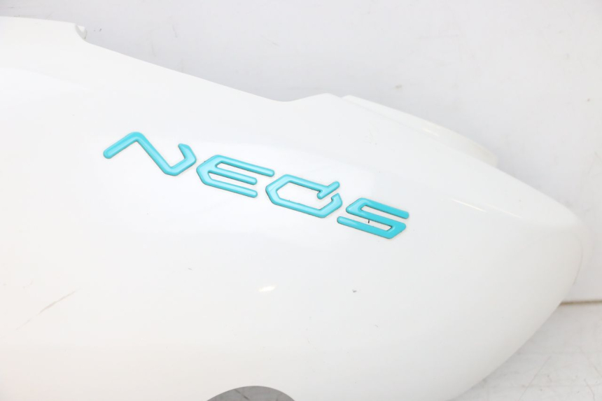 photo de VERKLEIDUNG HINTEN LINKS YAMAHA NEO'S CORE 1 (2022 - 2026) - Hochauflösende Nahaufnahme