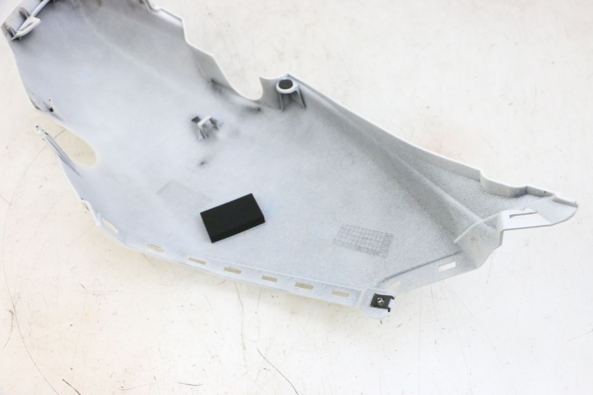 photo de VERKLEIDUNG HINTEN LINKS YAMAHA NEO'S CORE 1 (2022 - 2026) - Gesamtansicht des Produkts