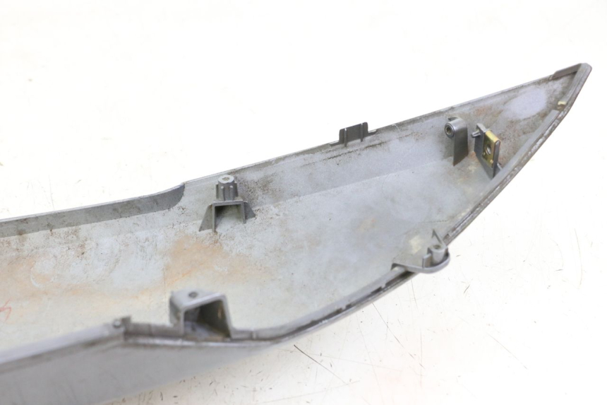 photo de VERKLEIDUNG HINTEN LINKS PEUGEOT BELVILLE 125 (2017 - 2021)