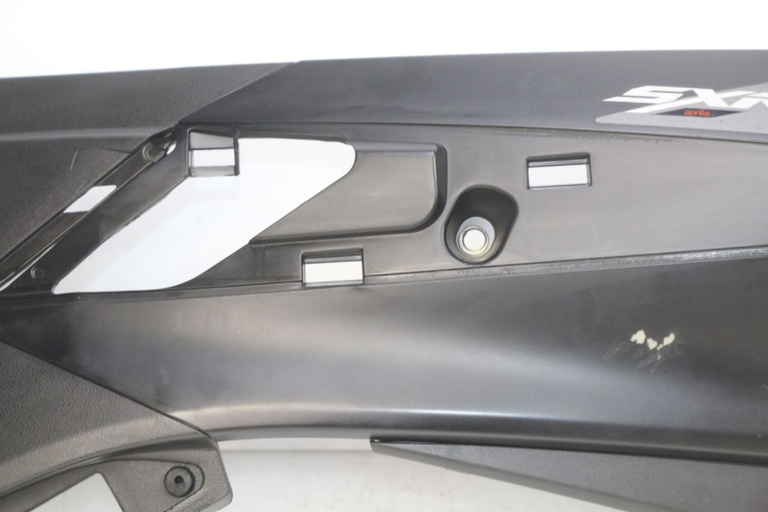 photo de HINTERE LINKE SEITENVERKLEIDUNG APRILIA SXR 50 (2021 - 2023)