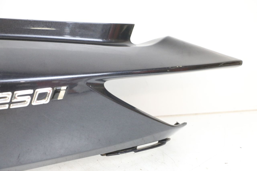 photo de HINTERE LINKE SEITENVERKLEIDUNG KYMCO XCITING 250 (2006 - 2009)