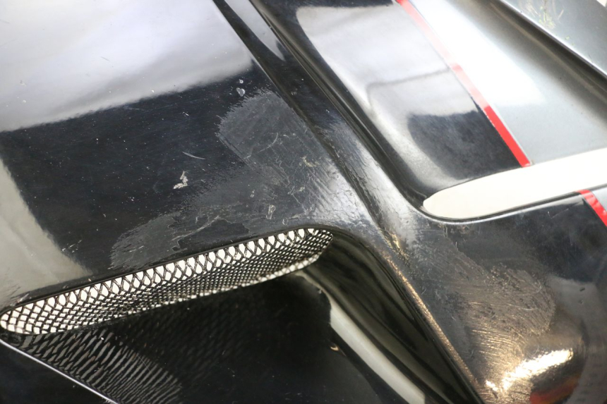 photo de FRONTVERKLEIDUNG RECHTS KAWASAKI GPZ RX 1000 (1986 - 1988) - Zoom auf Gebrauchszustand