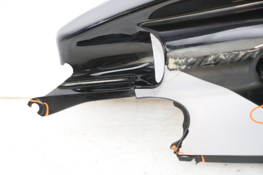 photo de FRONTVERKLEIDUNG RECHTS HONDA NSR R 125 (1994 - 2003) - Details der Befestigungspunkte