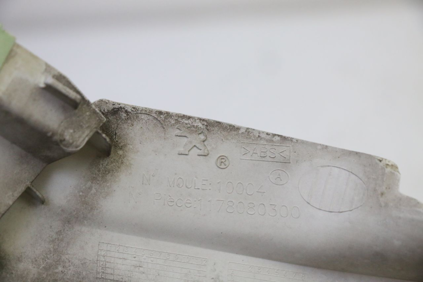 photo de FRONTVERKLEIDUNG RECHTS PEUGEOT SATELIS 125 (2010 - 2012)