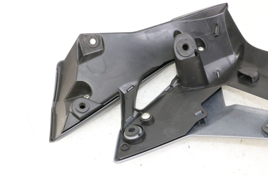 photo de FRONTVERKLEIDUNG LINKS SUZUKI GSR 750 (2011 - 2017)