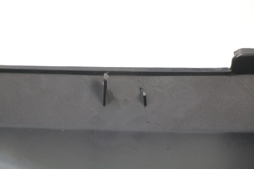 photo de FRONTVERKLEIDUNG LINKS YAMAHA XMAX X-MAX ABS 125 (2014 - 2016) - Zoom auf Gebrauchszustand