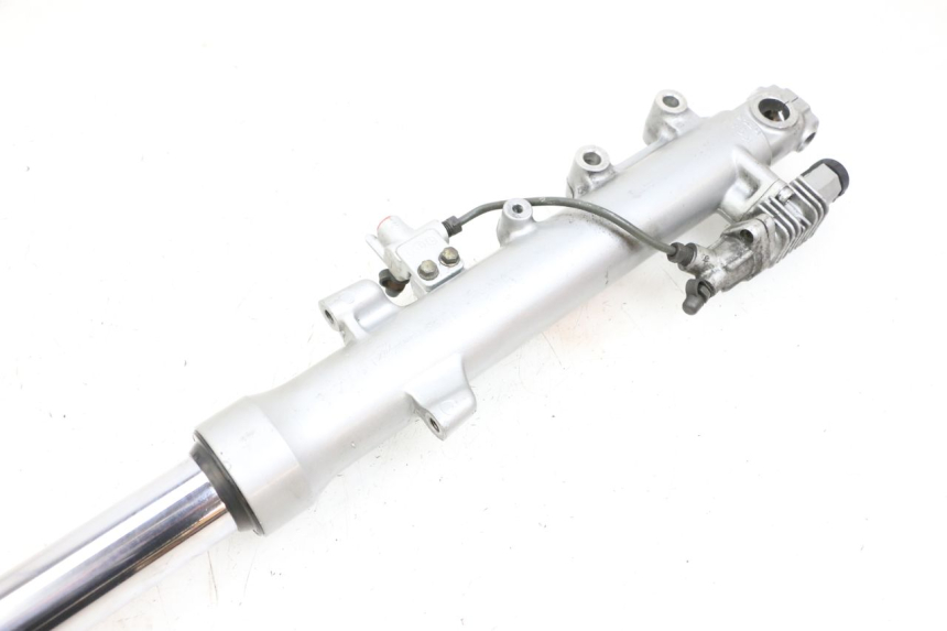 photo de STANDROHR RECHT KAWASAKI GPZ RX 1000 (1986 - 1988) - Details der Befestigungspunkte