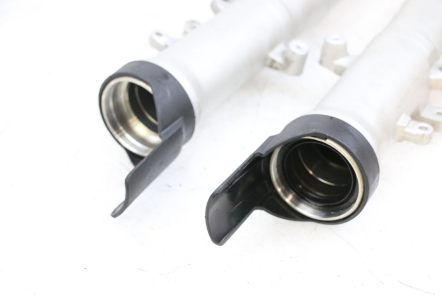 photo de STANDROHR YAMAHA FJR ABS 1300 (2006 - 2012) - Oberflächenzustand und Material