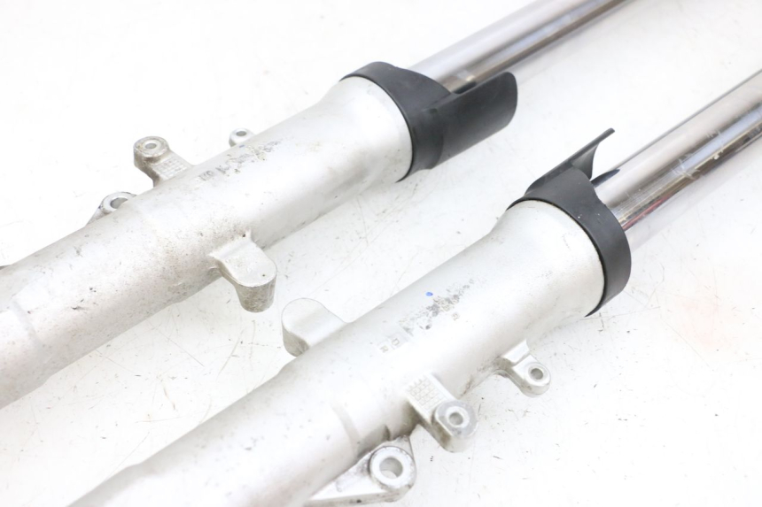 photo de STANDROHR YAMAHA FJR ABS 1300 (2006 - 2012) - Kennzeichnungen und Originalreferenzen