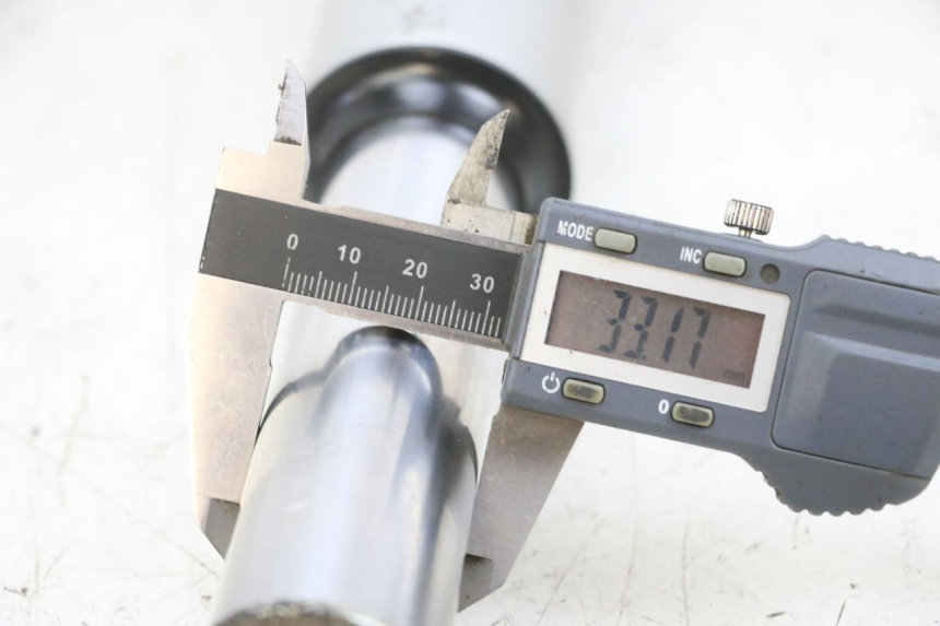 photo de STANDROHR LINK PIAGGIO FLY 4T 50 (2013 - 2017) - Detailansicht des Bauteils