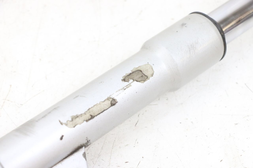 photo de STANDROHR LINK PIAGGIO FLY 4T 50 (2013 - 2017) - Details der Befestigungspunkte