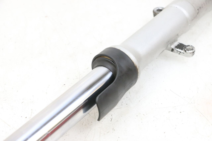 photo de STANDROHR LINK YAMAHA FZ6 N FAZER 600 (2004 - 2006) - Charakteristische Merkmale