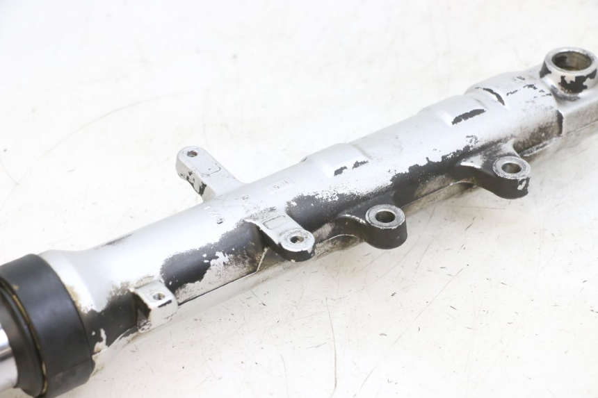 photo de STANDROHR LINK YAMAHA FZ6 N FAZER 600 (2004 - 2006) - Zoom auf Gebrauchszustand