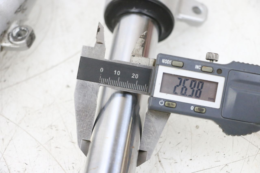 photo de STANDROHR PEUGEOT KISBEE 4T 50 (2018 - 2022) - Detailansicht des Bauteils