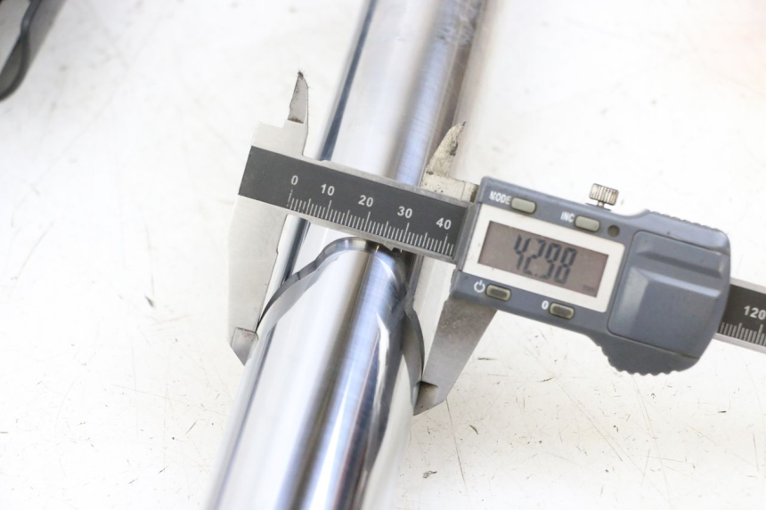 photo de STANDROHR YAMAHA TDM ABS 900 (2002 - 2014) - Detailansicht des Bauteils