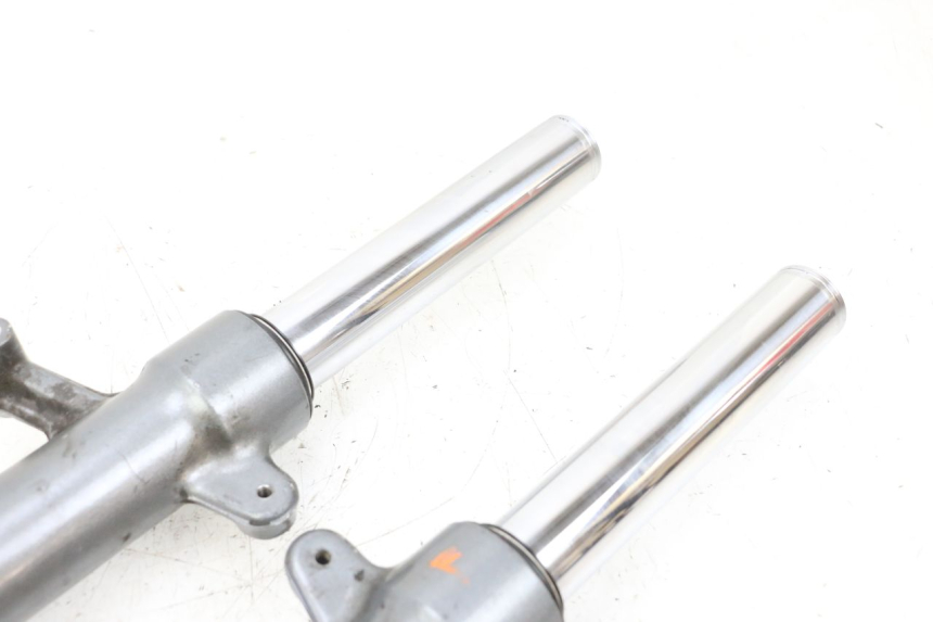 photo de GABELROHR YAMAHA XMAX X-MAX 125 (2006 - 2009) - Weitere Ansicht des Artikels