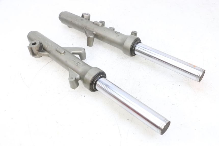 photo de STANDROHR YAMAHA YP MAJESTY 125 (2002 - 2006) - Weitere Ansicht des Artikels