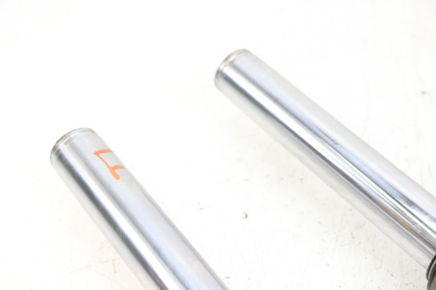 photo de STANDROHR YAMAHA YP MAJESTY 125 (2002 - 2006) - Hochauflösende Nahaufnahme