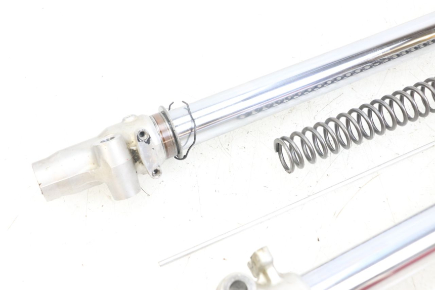 photo de  YAMAHA YZ 85 (2002 - 2018) - Details der Befestigungspunkte