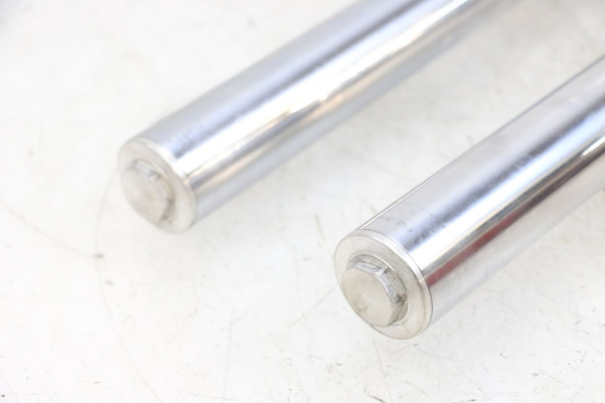 photo de STANDROHR KAWASAKI ZR 7 750 (1999 - 2001) - Charakteristische Merkmale