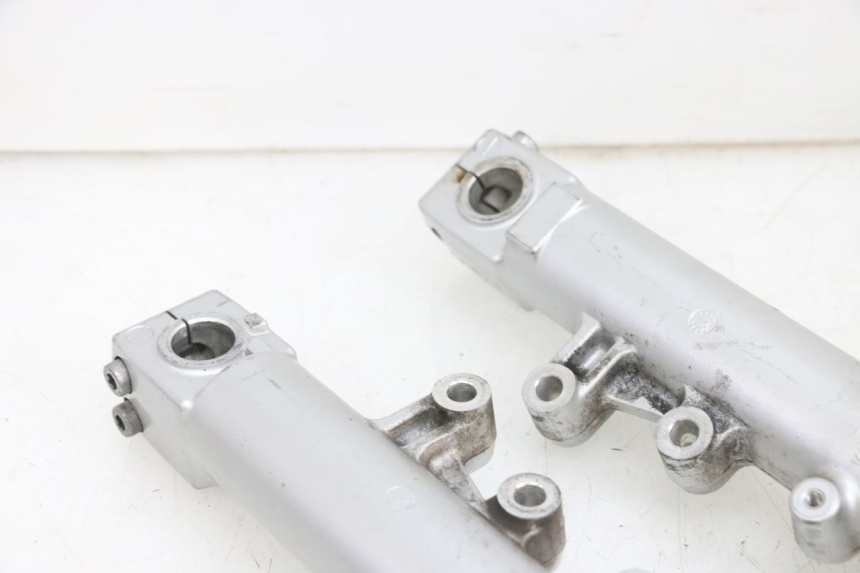 photo de STANDROHR KAWASAKI ZR 7 750 (1999 - 2001) - Details der Befestigungspunkte