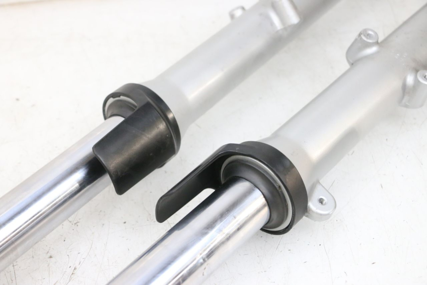 photo de STANDROHR KAWASAKI ZR 7 750 (1999 - 2001) - Kennzeichnungen und Originalreferenzen