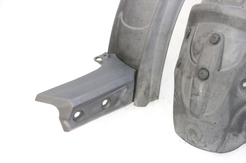 photo de KOTFLÜGEL HINTEN QUADRO 4 4D 350 (2015 - 2018)