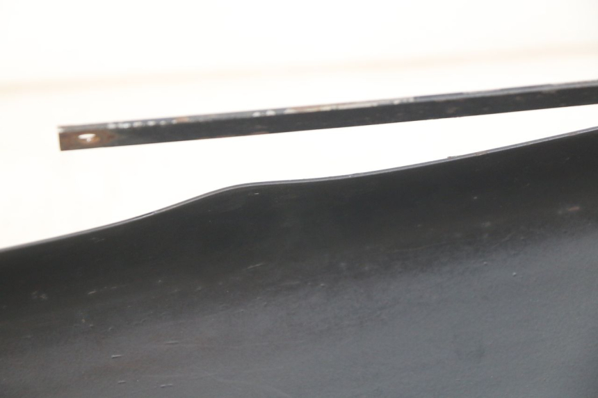 photo de HINTERER KOTFLüGEL DAELIM VL DAYSTAR 125 (2000 - 2011) - Zoom auf Gebrauchszustand