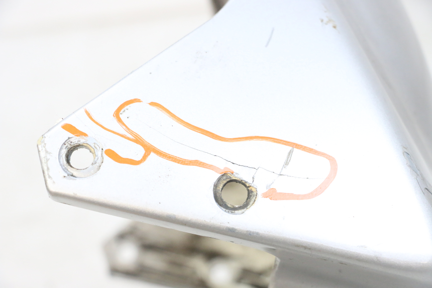 photo de VORDERRADKOTFLüGEL PEUGEOT ELYSEO 125 (1999 - 2004) - Charakteristische Merkmale