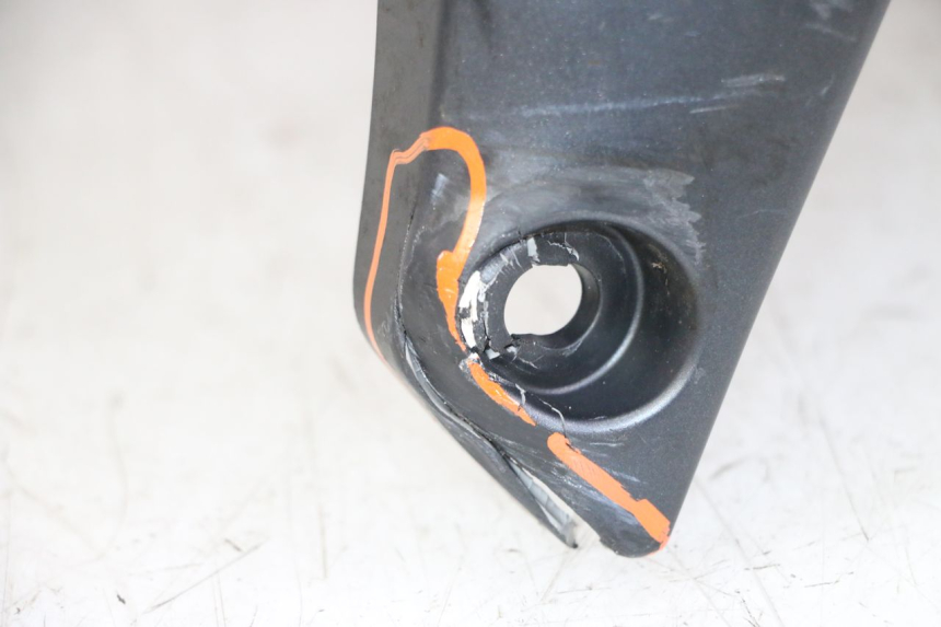 photo de KOTFLÜGEL VORNE SUZUKI GSR 750 (2011 - 2017)