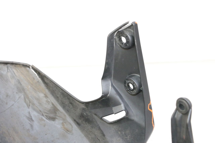 photo de KOTFLÜGEL VORNE SUZUKI GSR 750 (2011 - 2017)