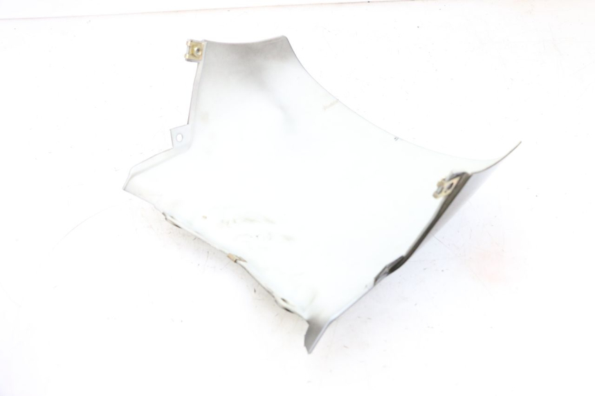 photo de KOTFLÜGEL VORNE EFUN PUSA 1 - Details der Befestigungspunkte