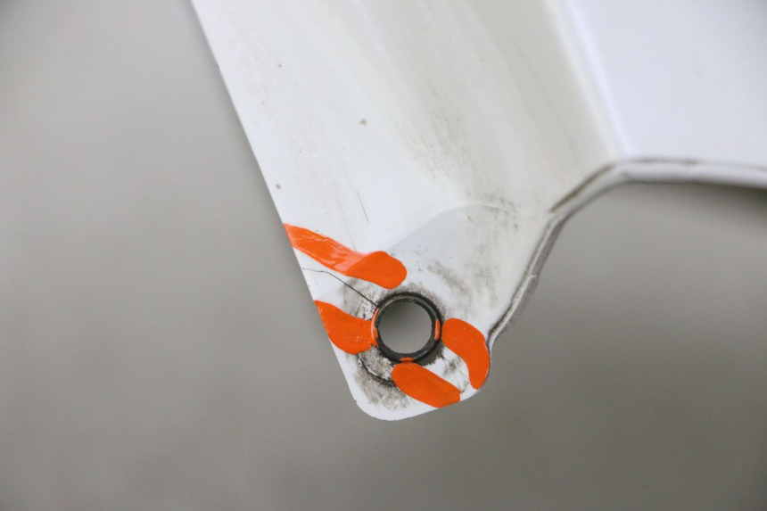 photo de KOTFLÜGEL VORNE PEUGEOT SATELIS 125 (2010 - 2012)