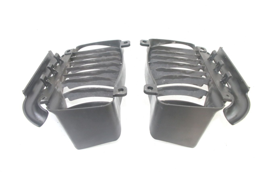 photo de KÜHLERGRILL PIAGGIO VESPA GRANTURISMO 125 (2003 - 2007)