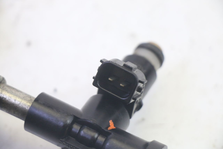 photo de EINSPRITZVENTILE SUZUKI BURGMAN EXECUTIVE ABS 650 (2006 - 2012) - Details der Befestigungspunkte