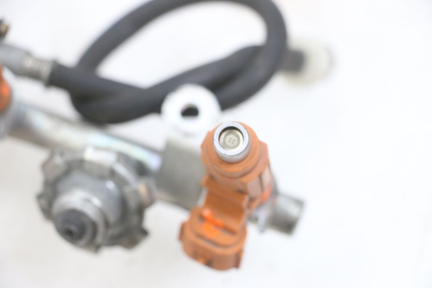 photo de EINSPRITZVENTILE YAMAHA FJR ABS 1300 (2006 - 2012) - Technische Nahaufnahme