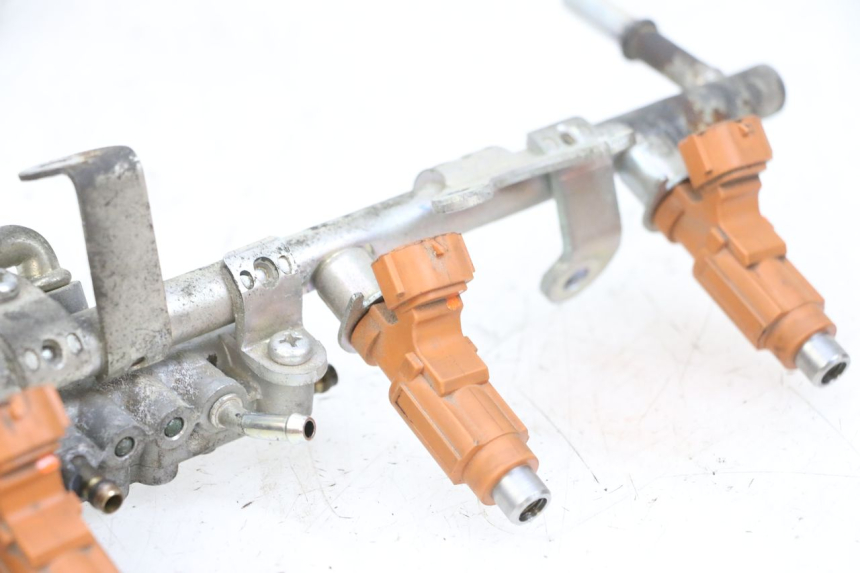 photo de EINSPRITZVENTILE YAMAHA FJR ABS 1300 (2006 - 2012) - Oberflächenzustand und Material