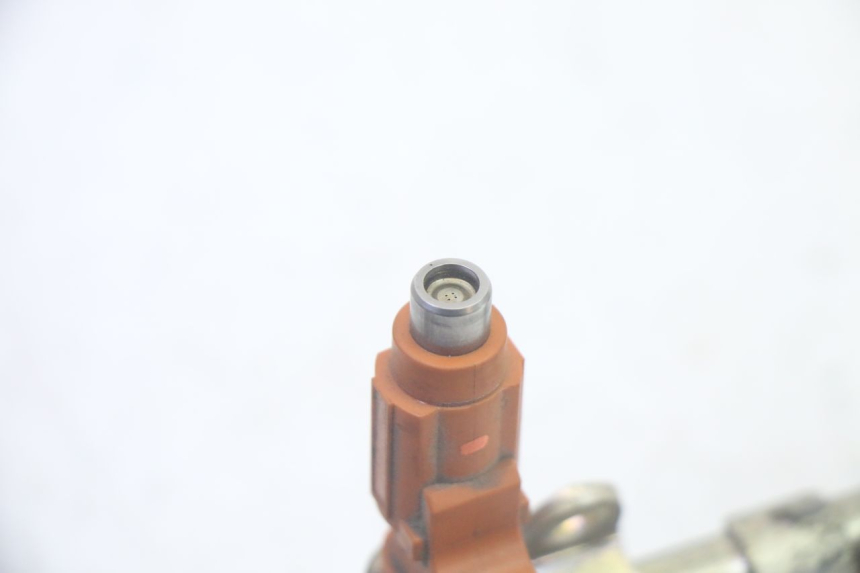 photo de EINSPRITZVENTILE YAMAHA FJR ABS 1300 (2006 - 2012) - Oberflächenzustand und Material