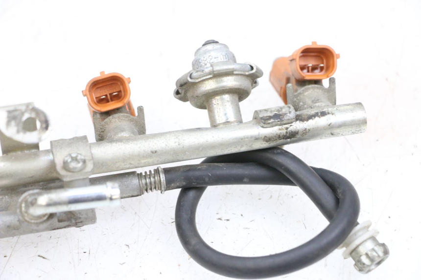 photo de EINSPRITZVENTILE YAMAHA FJR ABS 1300 (2006 - 2012) - Oberflächenzustand und Material