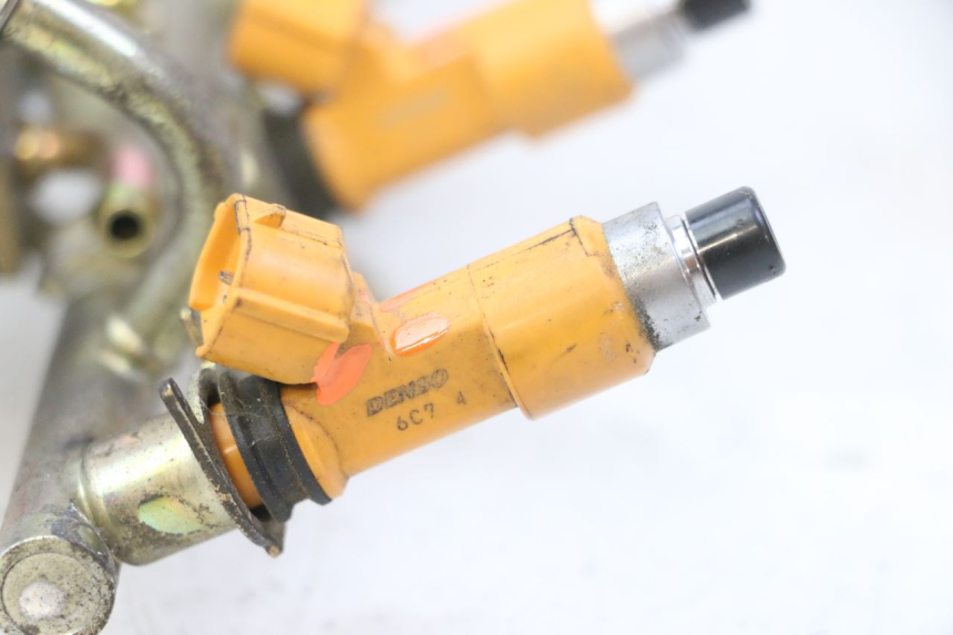 photo de EINSPRITZVENTILE YAMAHA FZ6 N FAZER 600 (2004 - 2006)