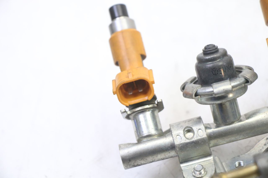 photo de EINSPRITZVENTILE YAMAHA XJ6 ABS 600 (2008 - 2016)