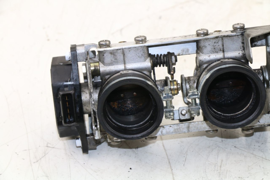 photo de EINSPRITZANLAGE BMW K LT ABS 1100 (1990 - 1996) - Oberflächenzustand und Material